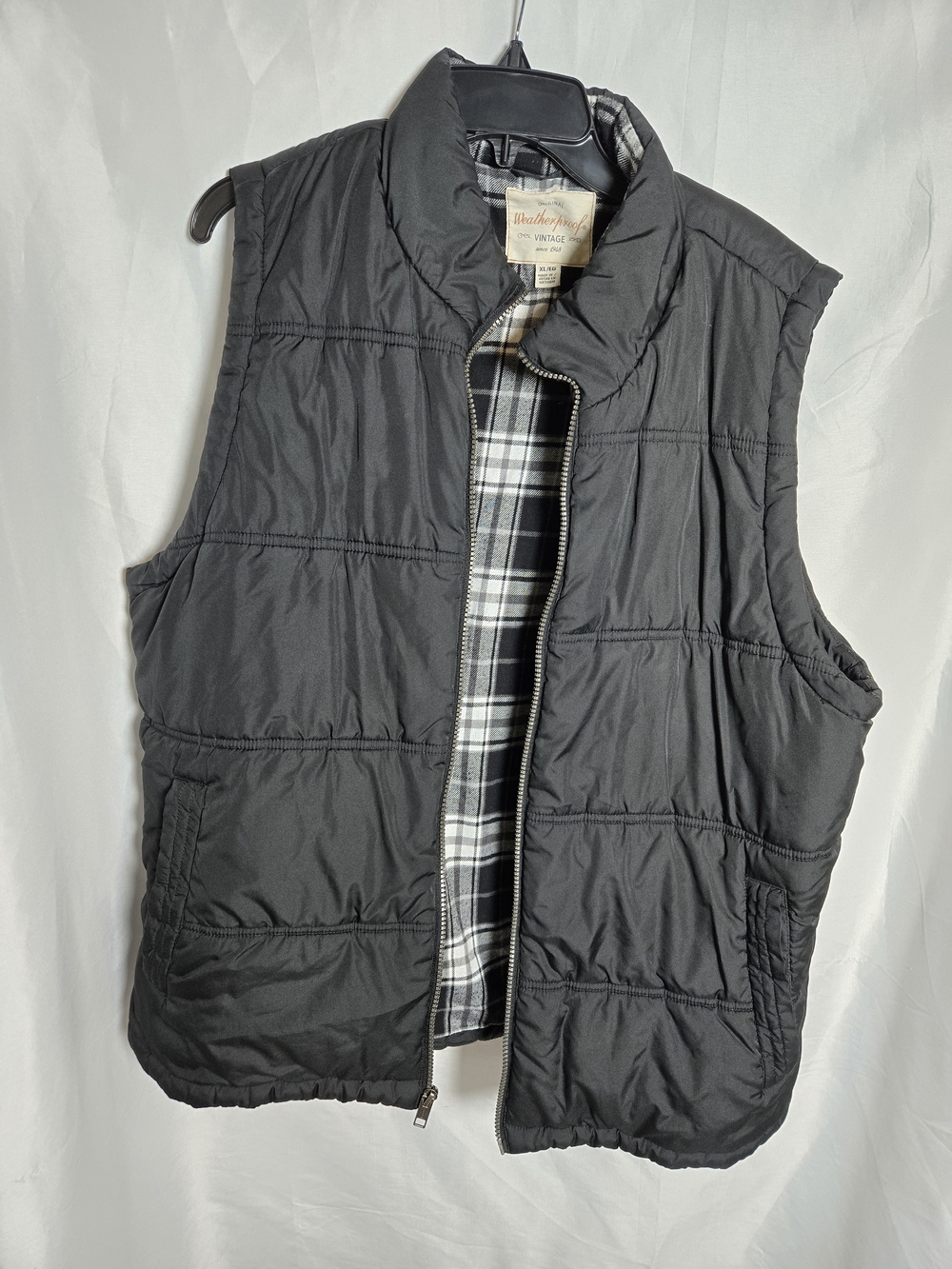 Weatherproof Vintage Men's Black Quilted Vest with Plaid Lining